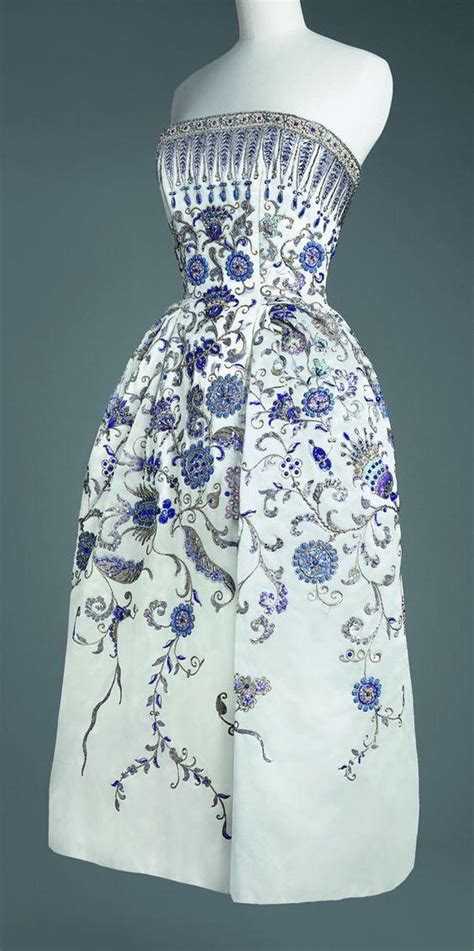 Christian Dior, Palmyre evening gown, fall 1952.